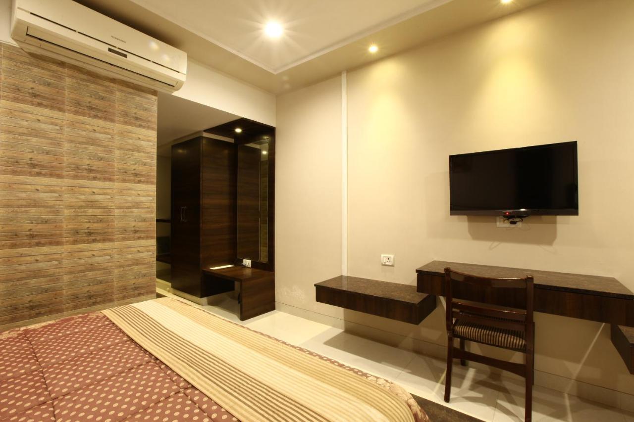 Usha Ascot Ξενοδοχείο Matheran Εξωτερικό φωτογραφία